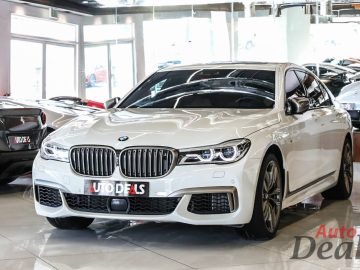BMW 760Li M Powered X-Drive | 2019 – GCC – With Warranty Service Contract | 6.6TC V12 Engine 585 BHP