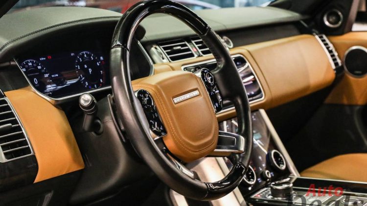 Range Rover Vogue SE Supercharged | 2018 – GCC | Low Mileage | 5.0 SC V8