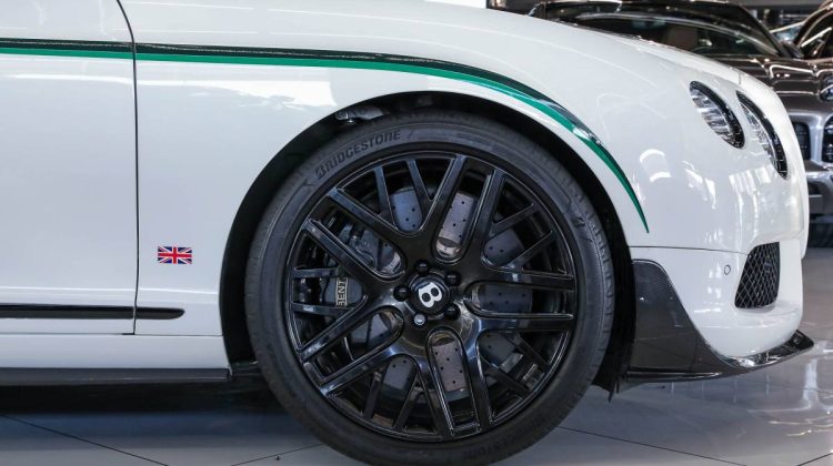 Bentley Continental GT3-R | ONE OF 300 CARS | 2015 – GCC – LOW MILEAGE – 4.0 V8