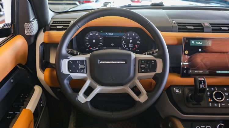 Land Rover Defender 130 HSE P400 | 2023 – GCC – Warranty & Service Contract Available | 3.0L i6
