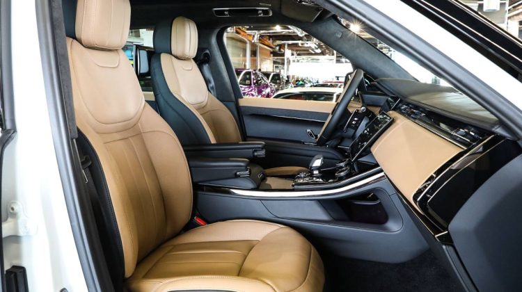 Range Rover Sport Autobiography P400 | 2023 – GCC – Warranty Service Contract Available | 3.0L i6