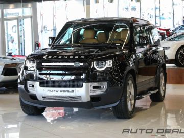 Land Rover Defender 130 HSE P400 | 2023 – GCC – Warranty & Service Contract Available | 3.0L i6