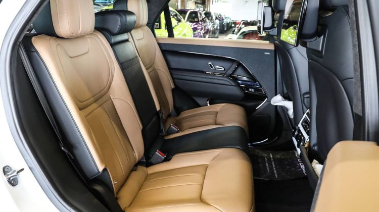 Range Rover Sport Autobiography P400 | 2023 – GCC – Warranty Service Contract Available | 3.0L i6