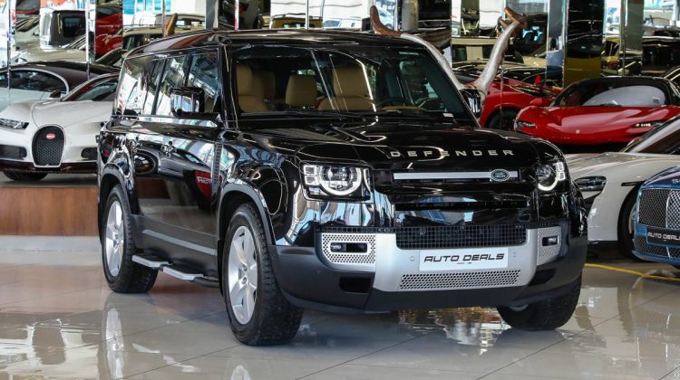 Land Rover Defender 130 HSE P400 | 2023 – GCC – Warranty & Service Contract Available | 3.0L i6