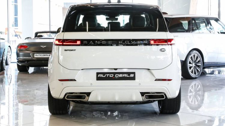 Range Rover Sport Autobiography P400 | 2023 – GCC – Warranty Service Contract Available | 3.0L i6