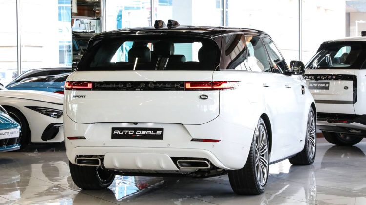 Range Rover Sport Autobiography P400 | 2023 – GCC – Warranty Service Contract Available | 3.0L i6