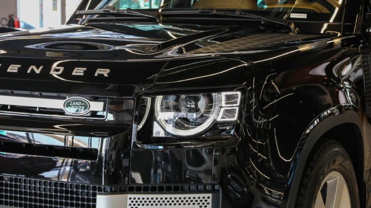 Land Rover Defender 130 HSE P400 | 2023 – GCC – Warranty & Service Contract Available | 3.0L i6