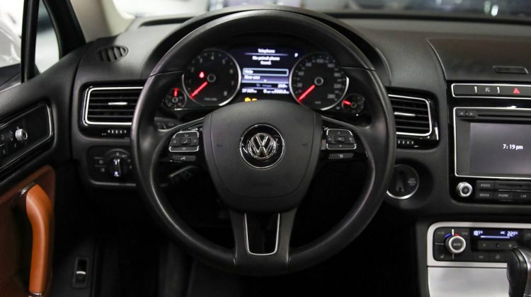 Volkswagen Touareg | 2017 – GCC – Low Mileage | 3.6L V6