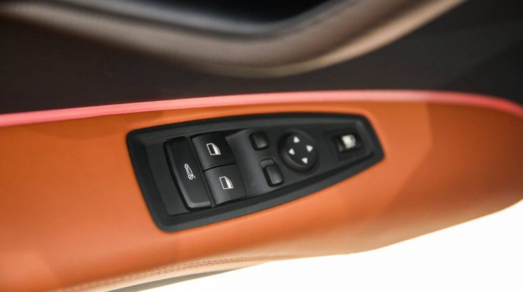 BMW i8 Roadster e-Drive | 2019 – GCC – Warranty and Service Contract Available | 1.5L i3 11.6KwH