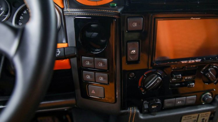 Land Rover Defender 110 Crew Cab Pick Up | 2015 – GCC – Full Service History | 2.2L i4