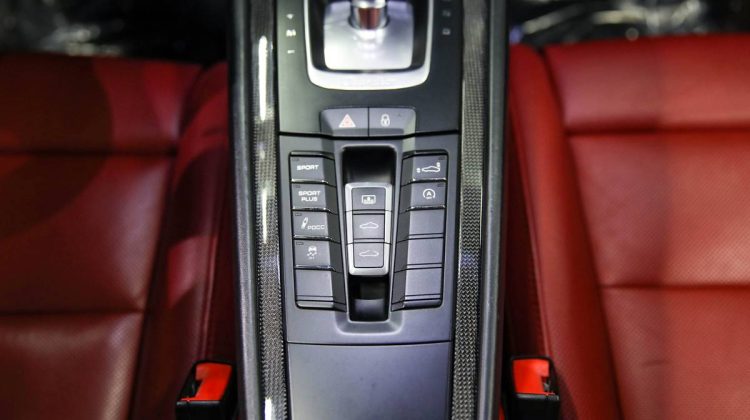 Porsche 911 Turbo S | 2016 – GCC | 3.8 F6
