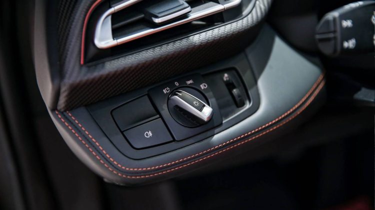 BMW i8 Roadster e-Drive | 2019 – GCC – Warranty and Service Contract Available | 1.5L i3 11.6KwH