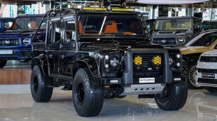 Land Rover Defender 110 Crew Cab Pick Up | 2015 – GCC – Full Service History | 2.2L i4