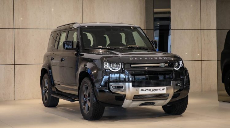 Land Rover Defender 110 X P 400 | 2022 – GCC – Warranty And Service Contract Available | 3.0L i6