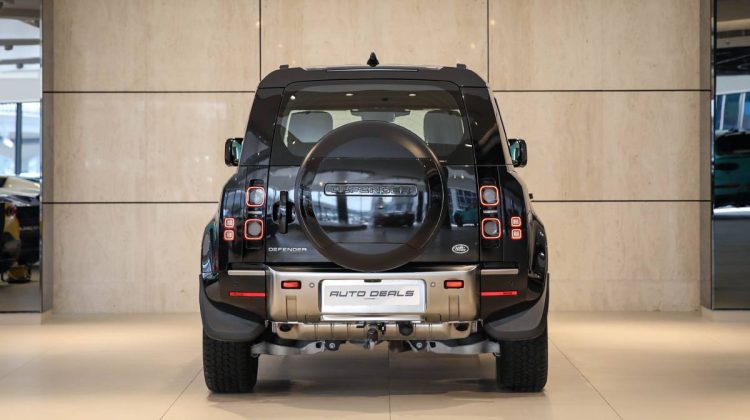 Land Rover Defender 110 X P 400 | 2022 – GCC – Warranty And Service Contract Available | 3.0L i6