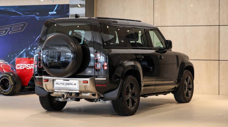 Land Rover Defender 110 X P 400 | 2022 – GCC – Warranty And Service Contract Available | 3.0L i6