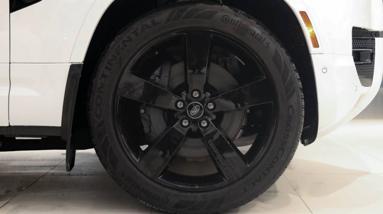 Land Rover Defender 90 HSE P 400 X Dynamic | 2022 – Brand New | 3.0L i6