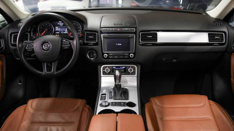 Volkswagen Touareg | 2017 – GCC – Low Mileage | 3.6L V6