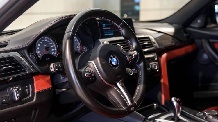 BMW M3 | 2018 – GCC – Full Options – Akrapovic Exhaust – Forged Carbon Fiber | 3.0L i6