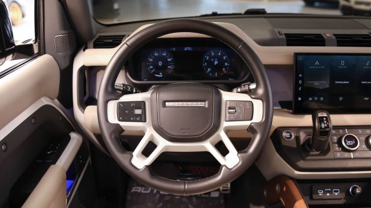 Land Rover Defender 90 HSE P 400 | 2022 – GCC – Under Warranty and Service Contract | 3.0L V6