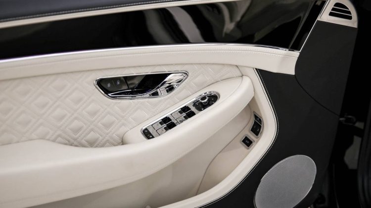 Bentley Continental GTC Azure | 2023 – GCC – Under Warranty | 4.0L V8