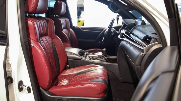 Lexus LX 570 Black Edition S | 2019 – GCC | 5.7L V8