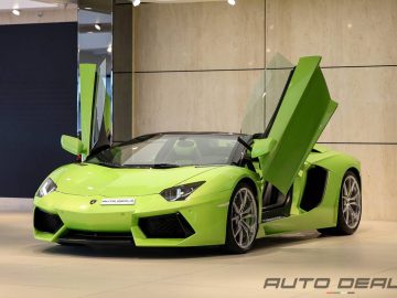 Lamborghini Aventador Roadster LP700-4 | 2014 – GCC – Low Mileage