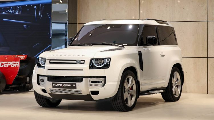 Land Rover Defender 90 HSE P 400 | 2022 – GCC – Under Warranty and Service Contract | 3.0L V6