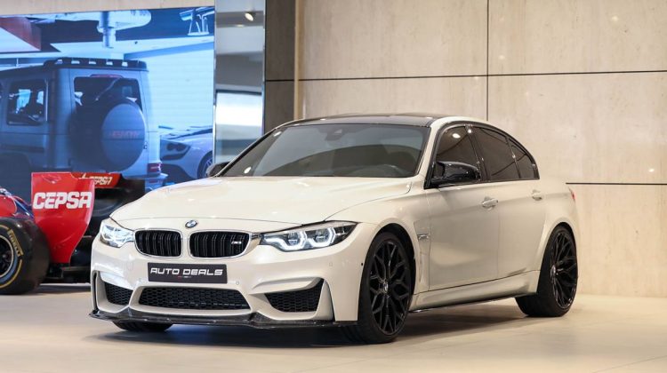 BMW M3 | 2018 – GCC – Full Options – Akrapovic Exhaust – Forged Carbon Fiber | 3.0L i6