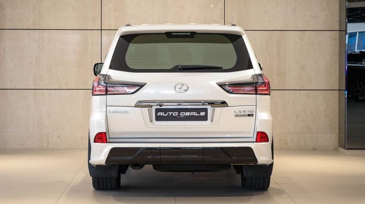 Lexus LX 570 Black Edition S | 2019 – GCC | 5.7L V8