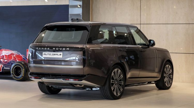 Range Rover Vogue HSE P 530 | 2023 – GCC – Under Warranty and Service Contract | 4.4L V8