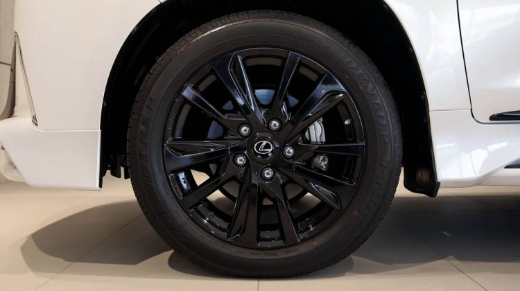 Lexus LX 570 Black Edition S | 2019 – GCC | 5.7L V8