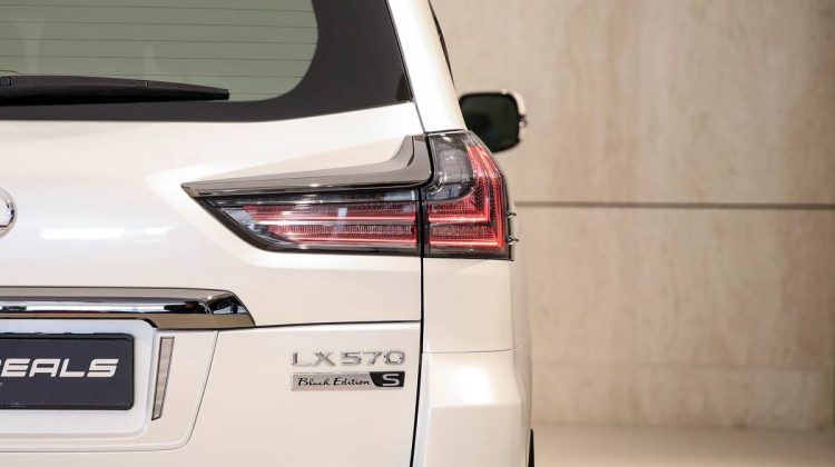 Lexus LX 570 Black Edition S | 2019 – GCC | 5.7L V8