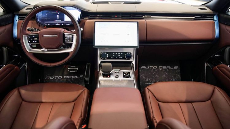 Range Rover Vogue HSE P 530 | 2023 – GCC – Under Warranty and Service Contract | 4.4L V8