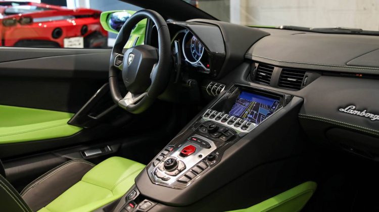 Lamborghini Aventador Roadster LP700-4 | 2014 – GCC – Low Mileage