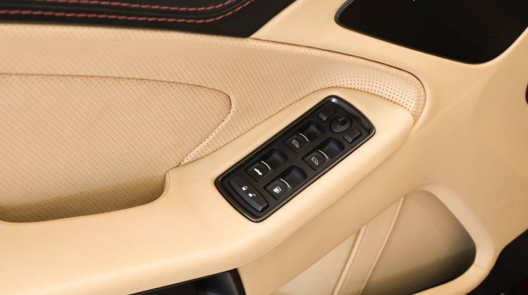 Aston Martin Vanquish Volante | 2014 – GCC | 6.0L V12
