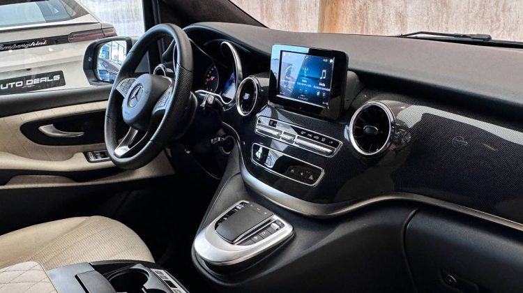 Mercedes Benz Viano V250 V-Line Falcon | 2020 – GCC | 2.0L i4