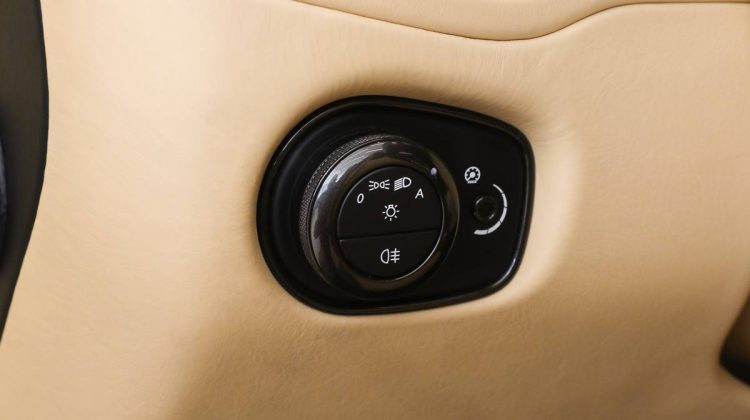 Aston Martin Vanquish Volante | 2014 – GCC | 6.0L V12