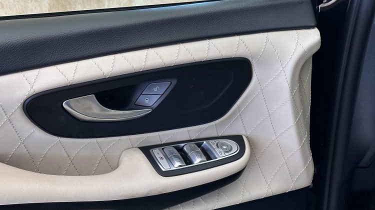 Mercedes Benz Viano V250 V-Line Falcon | 2020 – GCC | 2.0L i4