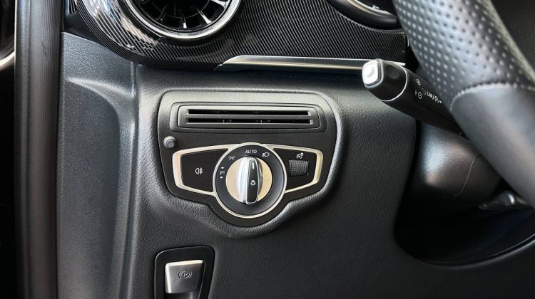 Mercedes Benz Viano V250 V-Line Falcon | 2020 – GCC | 2.0L i4