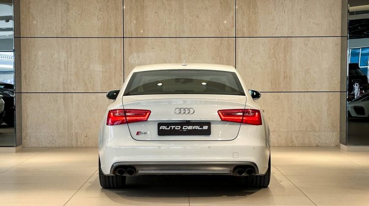 Audi S6 4.0 T Quattro | 2015 – GCC – Service History – Perfect Condition | 4.0L V8