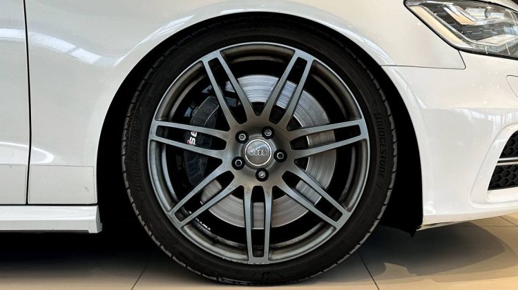 Audi S6 4.0 T Quattro | 2015 – GCC – Service History – Perfect Condition | 4.0L V8