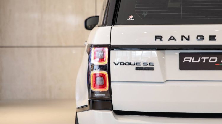 Range Rover Vogue SE Supercharged | 2014 – GCC | 5.0L V8
