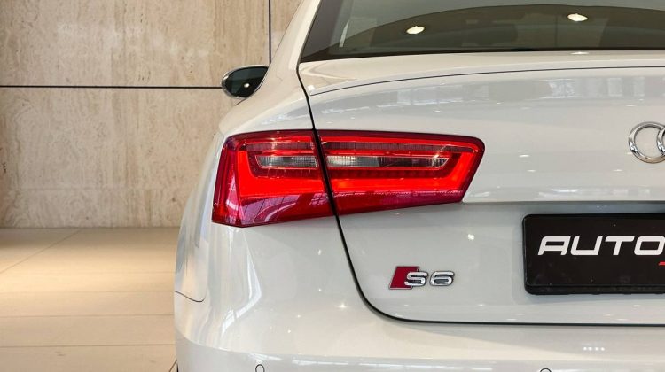 Audi S6 4.0 T Quattro | 2015 – GCC – Service History – Perfect Condition | 4.0L V8