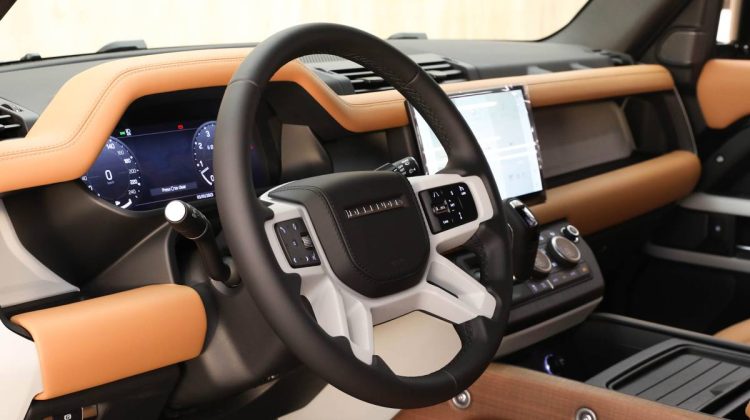 Land Rover Defender 110 HSE P400 | 2023 – GCC – Under Warranty and Service Contract | 3.0L i6