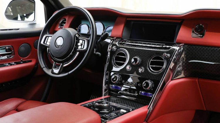 Rolls Royce Cullinan Black Badge | 2019 – GCC – Perfect Condition – Starlight | 6.75L V12