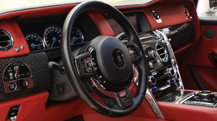 Rolls Royce Cullinan Black Badge | 2019 – GCC – Perfect Condition – Starlight | 6.75L V12