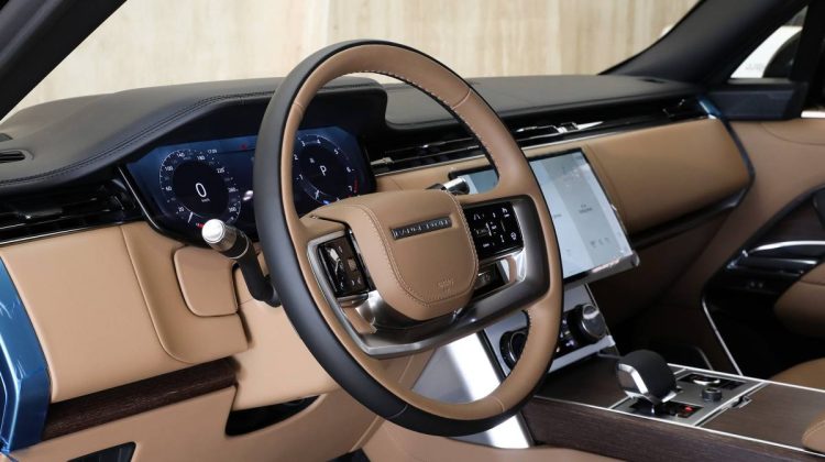 Vogue P530 Autobiography | 2022 – GCC – Warranty And Service Contract – Low Mileage | 4.4L V8
