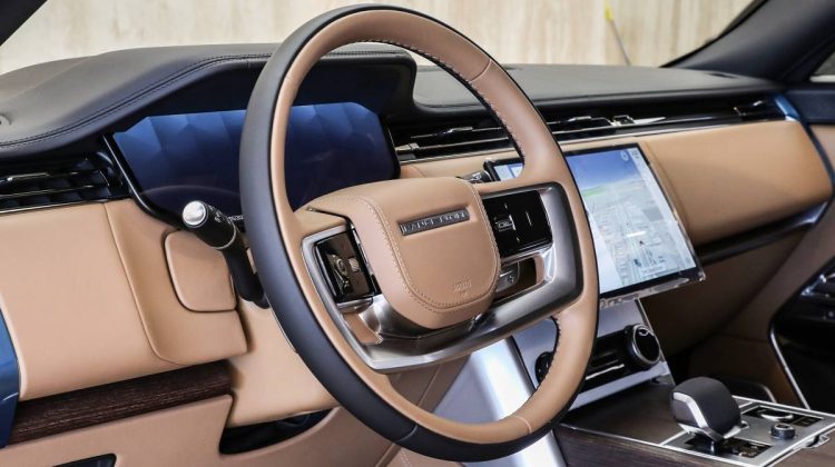 Range Rover Vogue P 530 Autobiography | 2023 – GCC – Under Warranty and Service | 4.4L V8