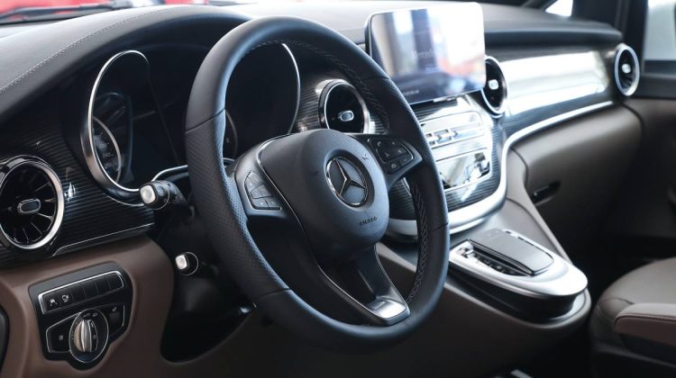 Mercedes Benz Viano V250 | 2023 – GCC – Low Mileage – Perfect Condition | 4.0L V8